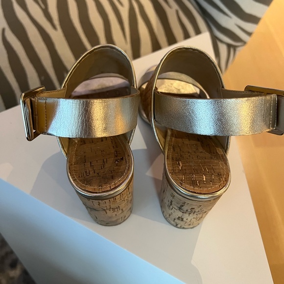 Donald J. Pliner Sandals - Picture 4 of 6